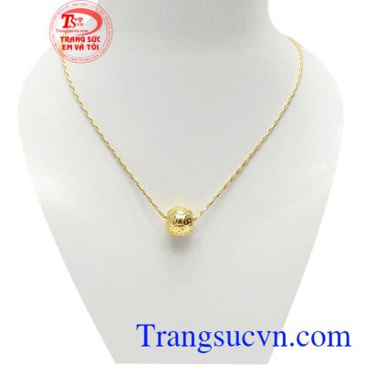 Bộ dây chuyền charm vàng là sản phẩm được các bạn nữ yêu thích, sản phẩm được chế tác 3D tinh xảo, sắc nét