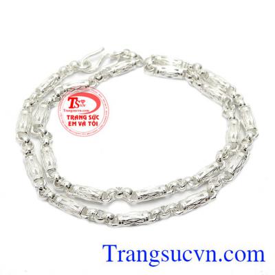 Trang sức Em và Tôi nhận đặt thiết kế theo sở thích của khách hàng.