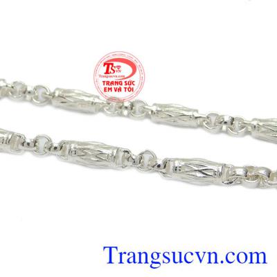 kiểu dáng thời trang, phong cách, tạo sức cuốn hút cho người đeo.