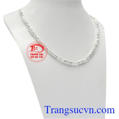 Với thiết kế các mắt xích tinh tế giúp sản phẩm không bị xoắn vào nhau