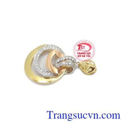 Mặt dây chuyền nữ vàng quý phái dễ kết hợp cùng nhiều kiểu dây chuyền vàng
