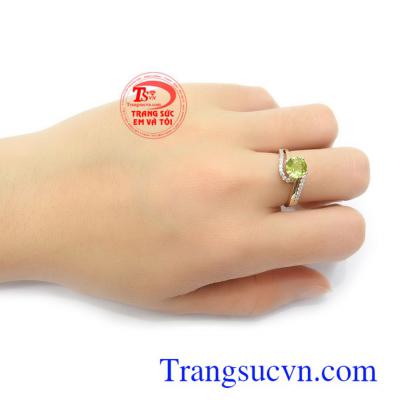 Nhẫn nữ Peridot 10k hưng thịnh
