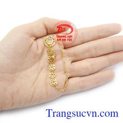 Lắc chân món trang sức tôn vinh vẻ đẹp của đôi chân người phụ nữ. Lắc chân nữ phúc lộc tăng thêm sự nữ tính cho chủ nhân