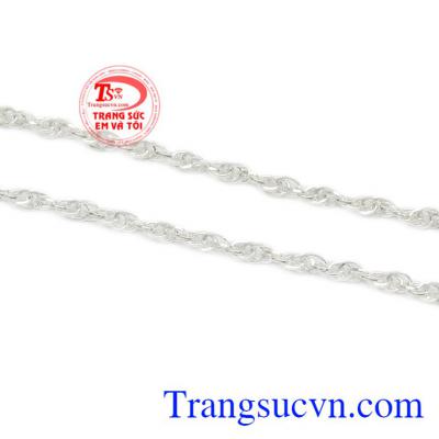 được thiết kế thanh mảnh với những đường nét tinh tế,