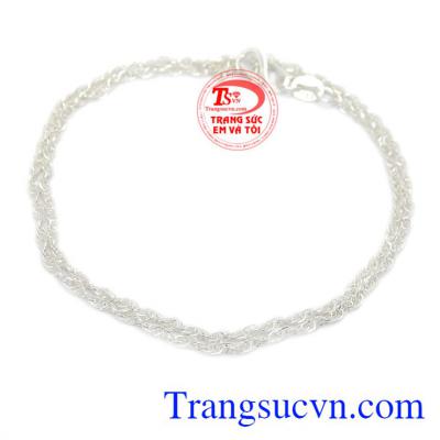 Dây chuyền bạc trẻ em phù hợp làm quà tặng vào các dịp đặc biệt.