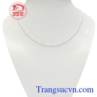 Dây chuyền trẻ em chất lượng là sản phẩm được chế tác từ bạc 92.5,