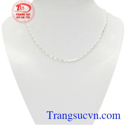 Dây chuyền bạc trẻ em xinh xắn là sản phẩm được chế tác từ bạc 92.5,