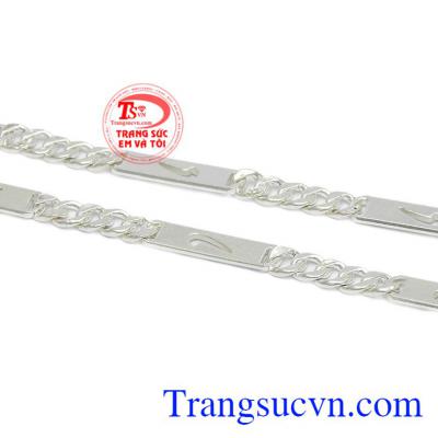 Dây chuyền trẻ em nike phù hợp làm quà tặng cho các bé trai.