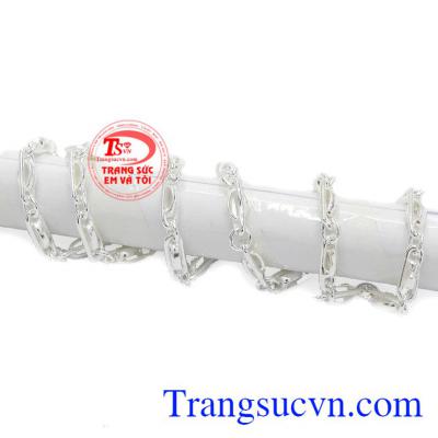 Trang sức Em và Tôi nhận đặt hàng theo sở thích của mỗi người.