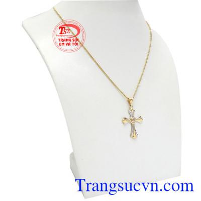 Bộ trang sức thánh giá đính đá là sự kết hợp từ vàng màu và vàng trắng giúp trang sức bộ được sáng bóng, bền đẹp. 