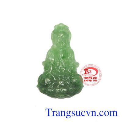 Mặt quan âm cẩm thạch thiên nhiên được chế tác đẹp, đường nét chạm khắc tinh xảo