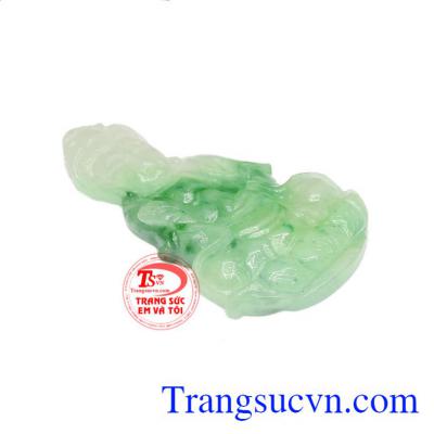 Ngọc cẩm thạch mang một nguồn năng lượng dương dồi dào tiếp thêm nguồn động lực, mạnh mẽ, lạc quan trong cuộc sống