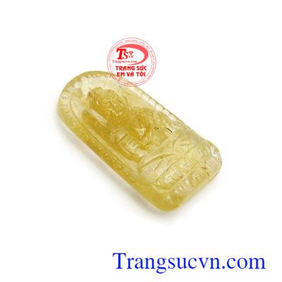 Phật bản mệnh thạch anh tóc tuổi Dậu Bất Động Minh Vương đối với những người sinh năm Dậu được sự hộ mạng của vị đại phật này thì luôn gặp được may mắn trong cuộc sống, mọi việc thuận lợi như ý muốn, cả đời gặp bình an