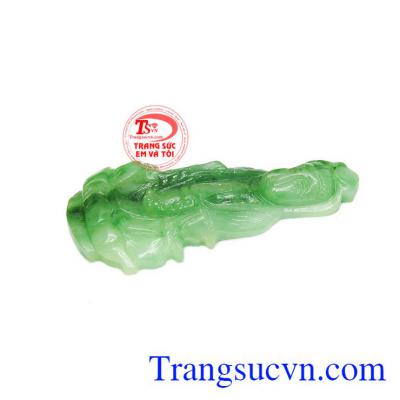 Mặt ngọc có thể bọc vàng để đảm bảo độ bền đẹp cho sản phẩm.