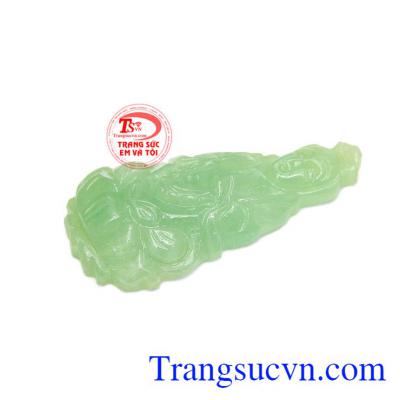 Ngọc cẩm thạch từ lâu đã được biết đến là một loại ngọc quý, thường dùng cho các vua chúa để thể hiện sự giàu có, sang trọng và đẳng cấp của mình.