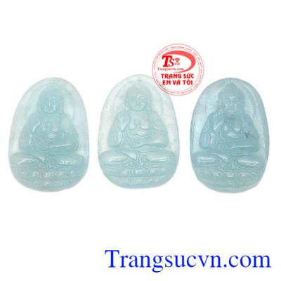 Ngài là một trong những hình tượng nổi bật nhất của tất cả chư Phật.