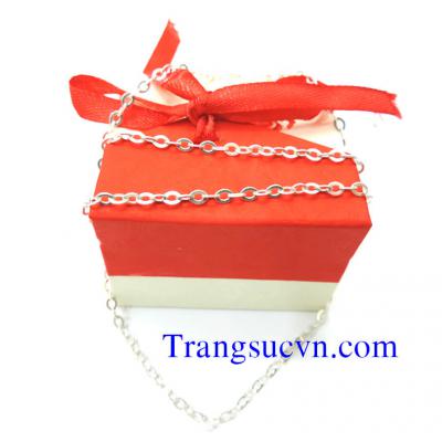 Sẽ tính phí sửa chữa sản phẩm hỏng do lỗi khi khách hàng sử dụng gây ra.  - Các sản phẩm bạc của Công ty Trang Sức Em Và Tôi đã qua sử dụng khi bán lại thu mua theo giá nguyên liệu với giá ưu tiên