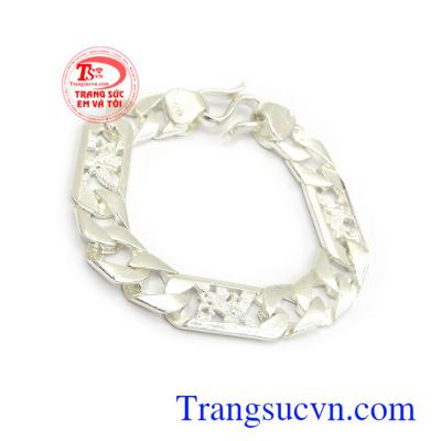 Lắc bạc nam cá tính phù hợp phong cách thời trang phái mạnh mang lại sự mạnh mẽ, cá tính, độc đáo và đẳng cấp