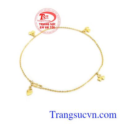 Lắc chân cỏ 3 là xinh xắn là món quà ý nghĩa dành tặng những người yêu thương