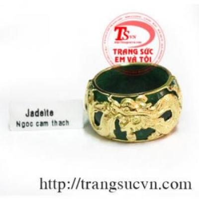 Nhẫn jadeite bọc vàng