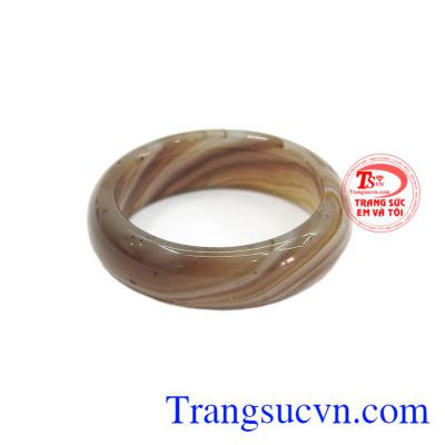 Nhẫn mã não vừa là đồ trang sức vừa có ý nghĩa phong thủy