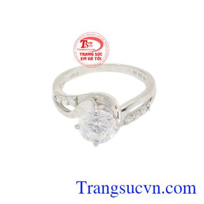 Sản phẩm được thiết kế tinh tế, sắc nét.