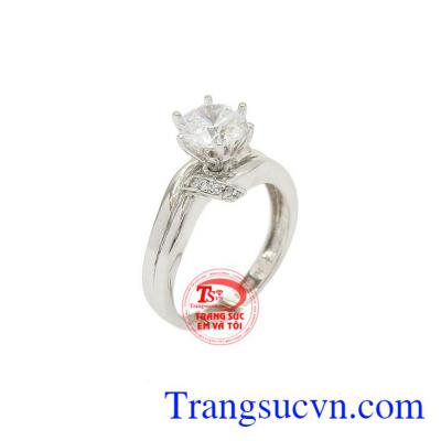Nhẫn nữ vàng trắng Korea quý phái là sản phẩm được chế tác từ vàng 10k với đường nét tinh tế, sắc nét.