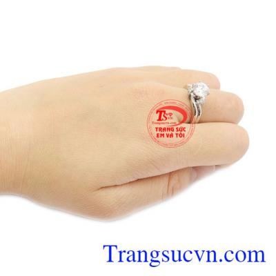 Trang sức Em và Tôi nhận đặt hàng theo yêu cầu của khách hàng.