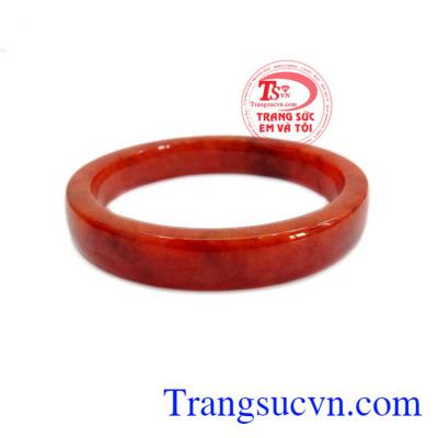 Ngọc cẩm thạch có thể xua đuổi tà khí, mang đến vầng sáng chứa đầy phúc khí giúp người sử dụng luôn may mắn trong cuộc sống