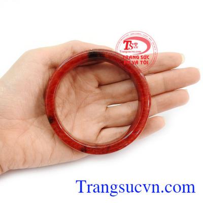 Ngọc cẩm thạch còn có ứng dụng cao trong y học, giúp hạ sốt và điều hòa khí huyết trong cơ thể