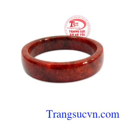 Ngọc cẩm thạch có tác dụng rất tốt cho sức khỏe người dùng, dòng đá này giúp lưu thông khí huyết, tinh thần minh mẫn, thần sắc khỏe mạnh