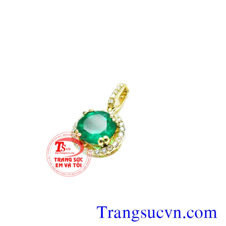 Mặt tròn đá emerald phù hợp làm quà tặng cho người thân, bạn bè, giao hàng trên toàn quốc.  Loại sản phẩm: Mặt dây Emerald