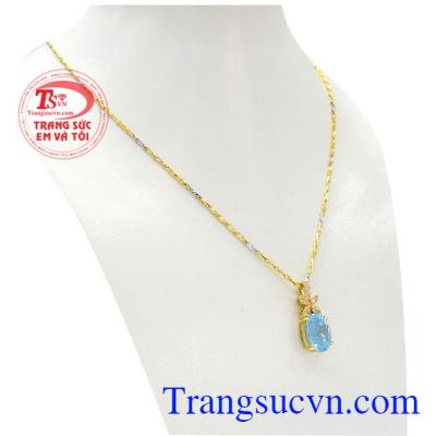 Bô dây chuyền uyên ương thích hợp với những  cô nàng có tính cách mơ mộng