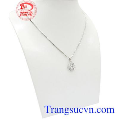 Bộ dây chuyền vàng trắng 10k là món quà ý nghĩa dành tặng những người phụ nữ thân yêu