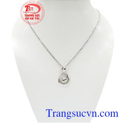 Bộ dây đá trắng 10k là bộ sản phẩm đẹp được nhiều người yêu thích sản phẩm được thiết kế tinh tế, sang trọng