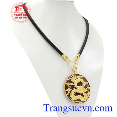 Bộ dây mặt rồng bọc vàng mang lại sự quyền lực, mạnh mẽ cho phái mạnh.