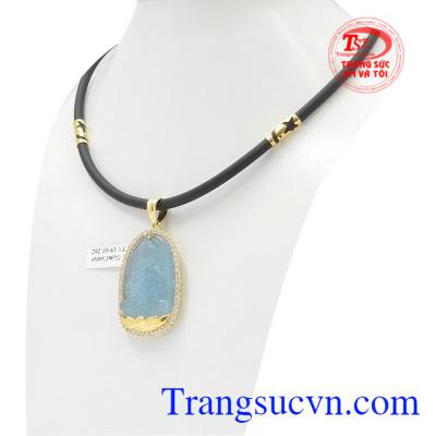 Đá Aquamarine hợp với những người mệnh Thủy và Mộc.