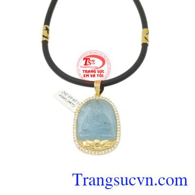 Sản phẩm có thể kết hợp với nhiều kiểu quần áo.