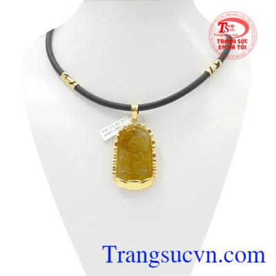 Bộ mặt dây Phật bản mệnh bọc vàng là sản phẩm của sự kết hợp của mặt Phật bản mệnh tuổi Tuất - Hợi và dây cao su bọc vàng 14k.