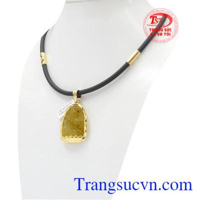 Sản phẩm làm tôn lên vẻ quý phái cho người đeo.