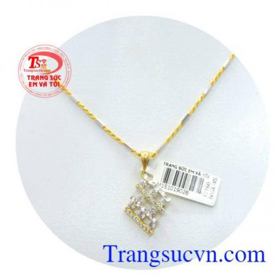 Bộ sản phẩm dây chuyền vàng tây nữ giao hàng trên toàn quốc.