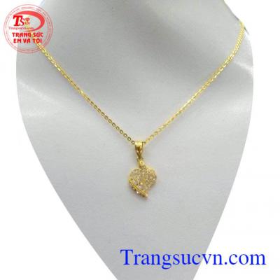 Bộ trang sức nữ vàng quà tặng cho chị em phụ nữ trong các dịp lễ tết và ngày sinh nhật,ngày kỷ niệm món quà ý nghĩa,dây chuyền và mặt dây chất lượng đảm bảo,Sang trọng và quý phái hợp thời trang.