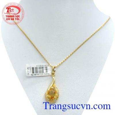 Bộ trang sức nữ vàng đá đẹp TSVN mang lại sự sang trọng, quý phái cho người đeo. Bộ trang sức nữ vàng đá đẹp TSVN đẹp.