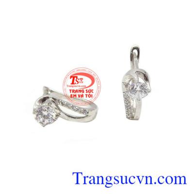 Bông tai chữ D 18k, bảo hành 12 tháng, giao hàng nhanh trên toàn quốc