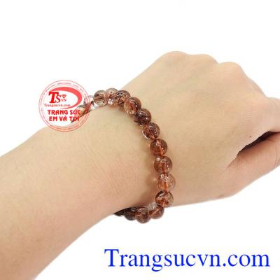 Với những người mệnh kim và thổ thì đây chính là chiếc vòng tay đá quý dành cho bạn.