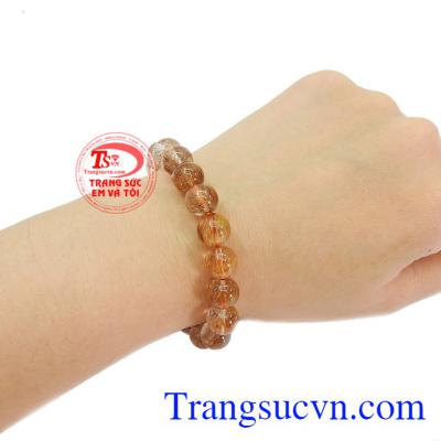 Chuỗi tay dễ dàng kết hợp cùng các trang phục.