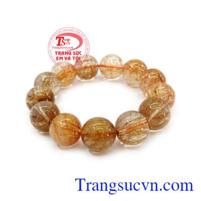 Thạch anh tóc vốn là loại đá chứa nhiều năng lượng giúp người đeo tránh xa được tà ma, những điều xui xẻo