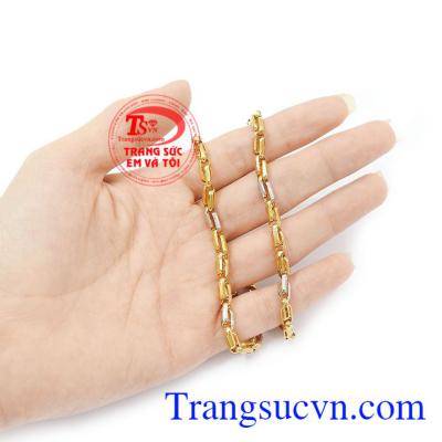 Trang sức Em và Tôi chuyên chế tác và nhận làm theo yêu cầu.