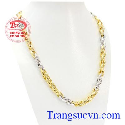 Sản phẩm dử dụng loại vàng 10k bền đẹp, sáng bóng