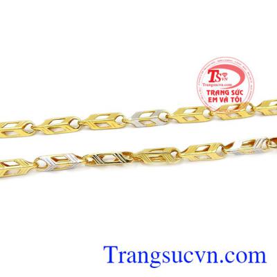 Sản phẩm dây chuyền vàng đeo hợp thời trang, chất lượng dây chuyền vàng đảm bảo chât lượng và uy tín. khách hàng ưa chuộng nhiều năm liền